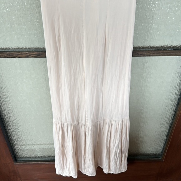 Love Whit Women's Nude Pink Satin Hourglass V size Large - Picture 11 of 12